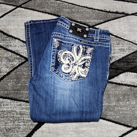 MISS ME EMBROIDERED FLEUR-DE-LIS RHINESTONES STUD EASY-FIT CROPPED DENIM JEAN - Picture 1 of 14